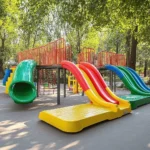 Los pisos en los parques son clave para la diversión y seguridad de todos. Un buen diseño de pisos asegura que los niños jueguen sin riesgos. También ayuda a que los adultos disfruten de un entorno agradable.