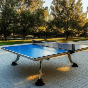 La mesa de ping pong es un gran atractivo en los parques. Muchos la eligen para jugar y divertirse. Este deporte mejora las habilidades motoras y fomenta la socialización. Jugar al aire libre es genial para todos, especialmente en un ambiente fresco y alegre.