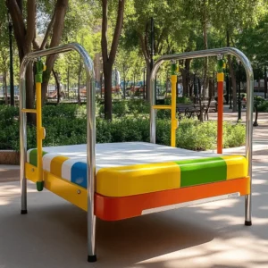 Un parque infantil con camas ofrece un espacio divertido y seguro para los niños. Estas camas no son solo para descansar, sino que se convierten en parte de la diversión. Existen diferentes tipos de camas en estos parques. Las camas elásticas son las más populares. Los niños pueden saltar y jugar sin parar. También están las camas con estructura de juego. Estas combinan camas y toboganes, creando un mundo de aventuras.